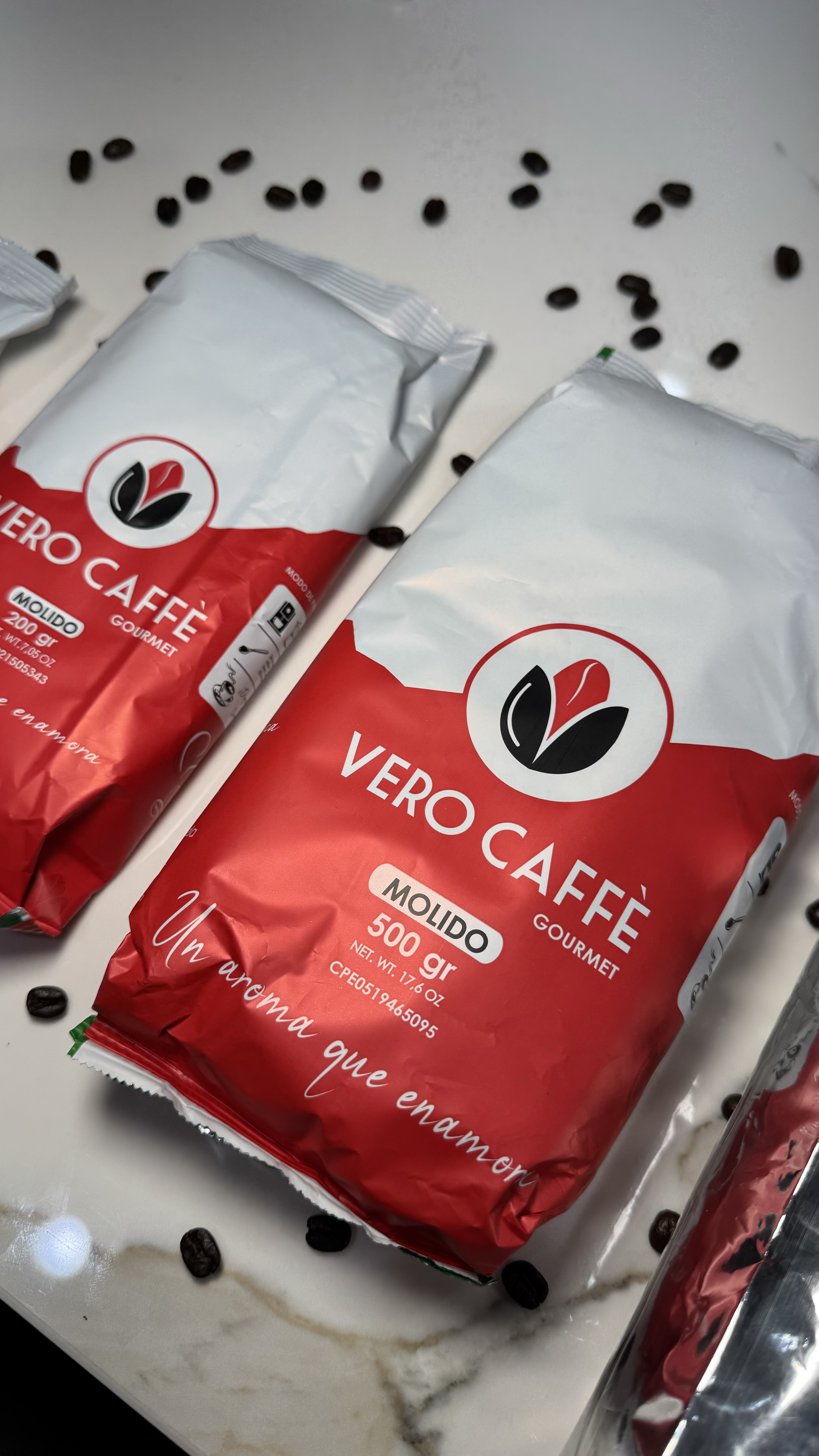 Bolsas de Vero Caffè con granos de café